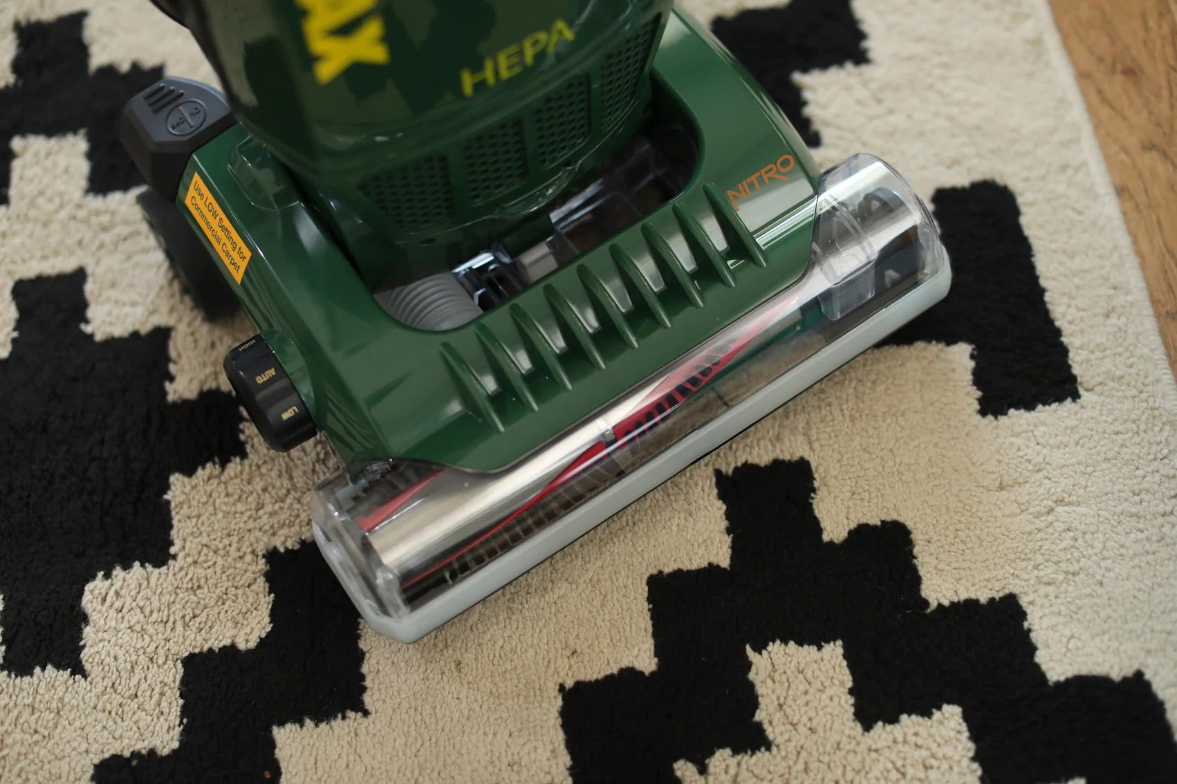 CleanMaxNitroCommercialUprightVacuum_3_1702x1135