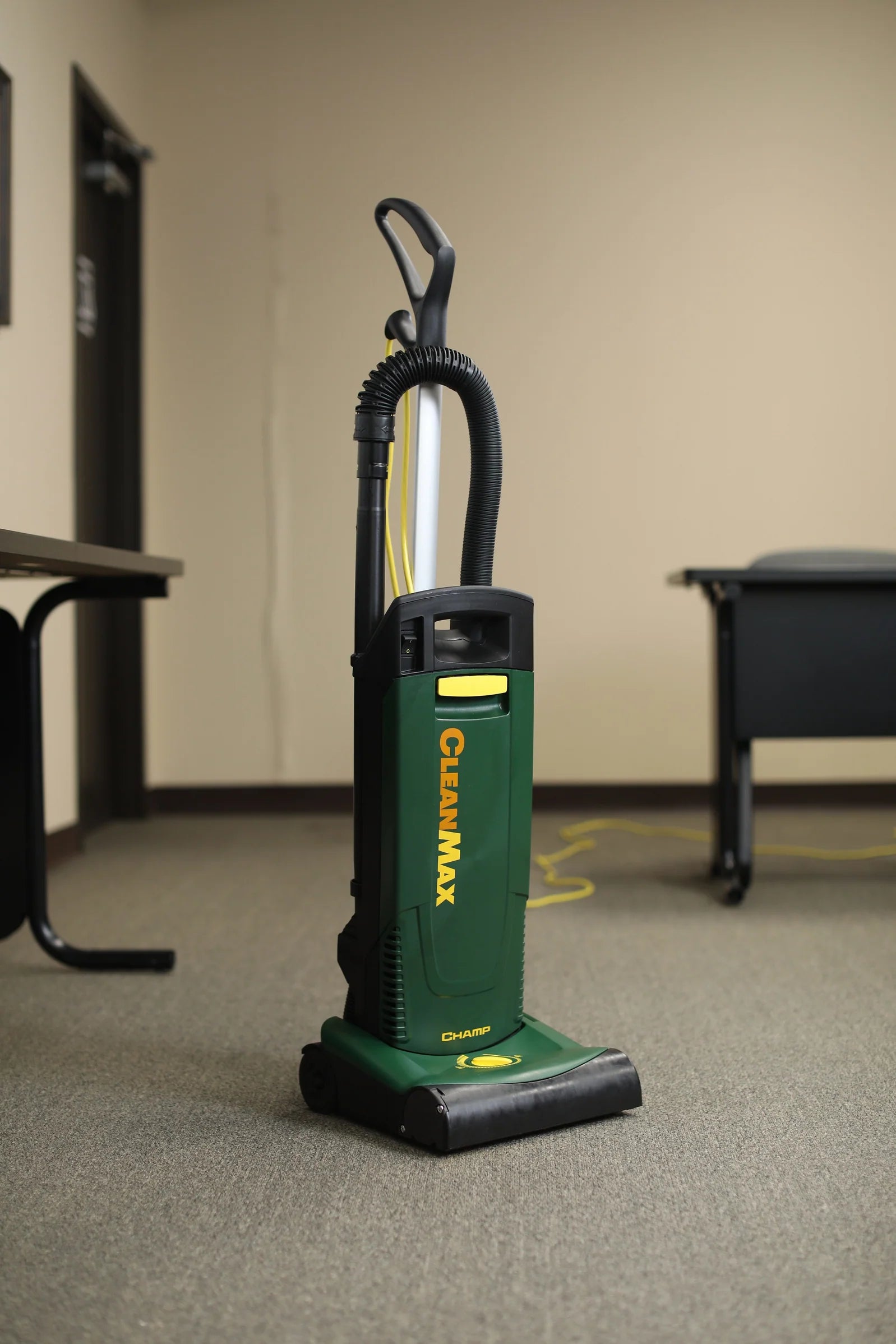 CleanMaxChamp12CommercialUprightVacuumWithTools