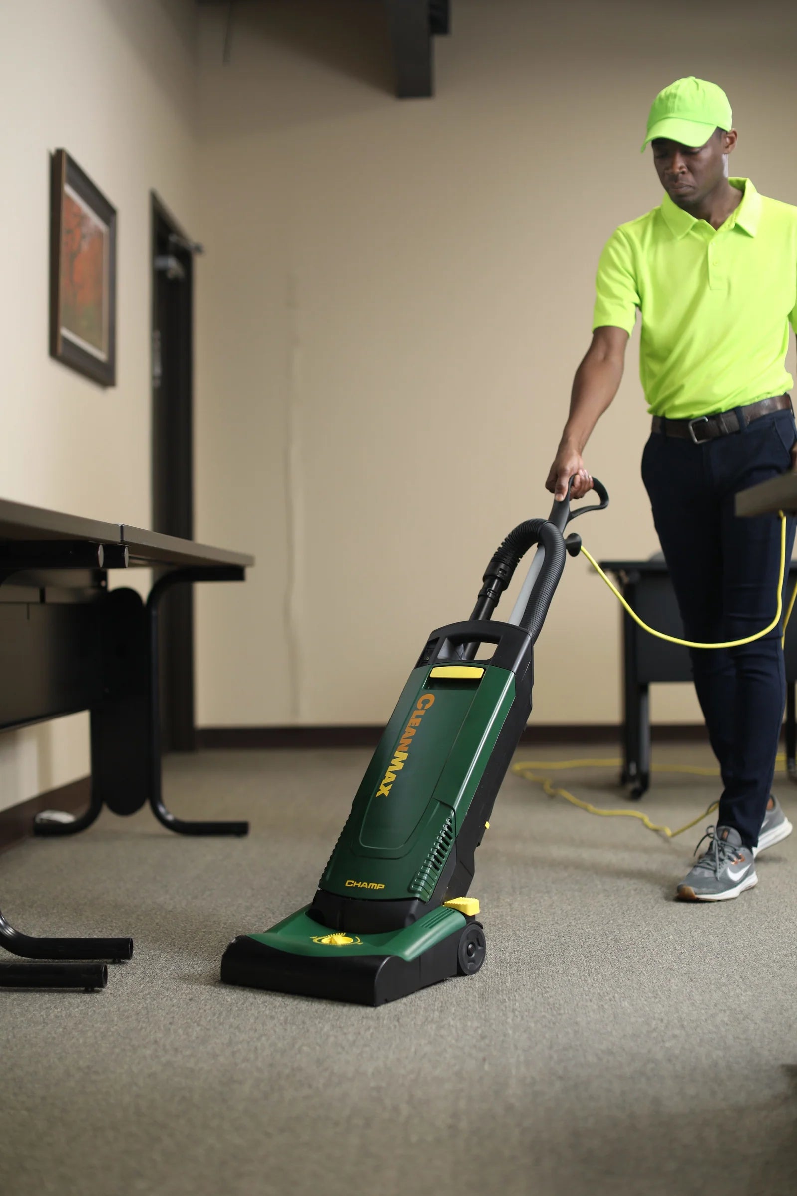 CleanMaxChamp12CommercialUprightVacuumWithTools