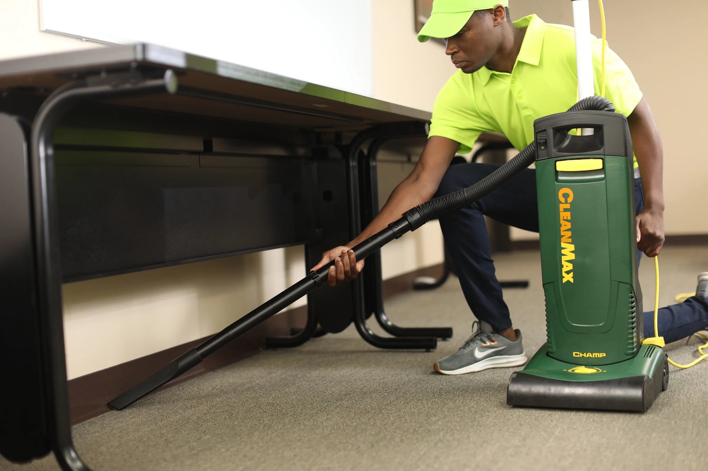 CleanMaxChamp12CommercialUprightVacuumWithTools