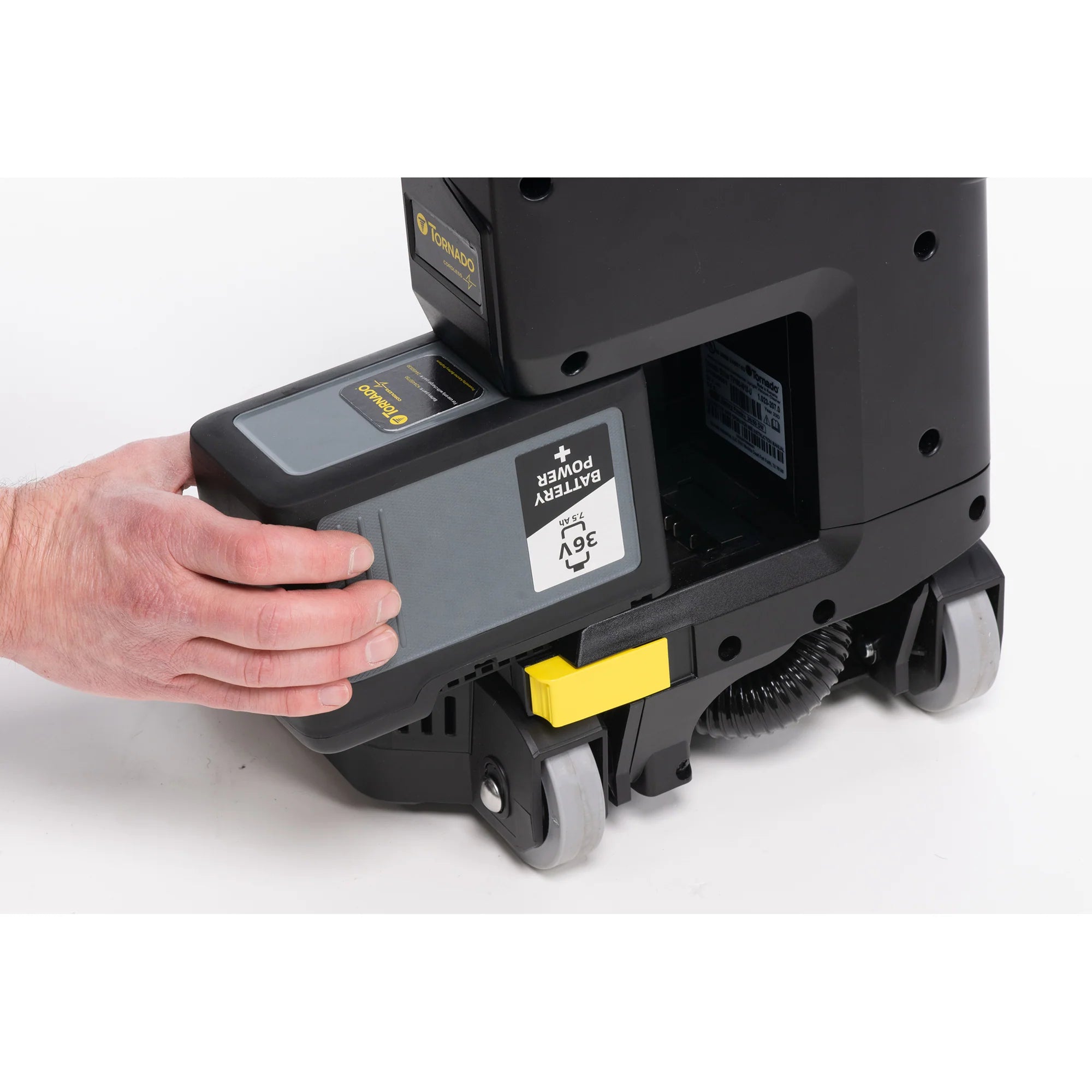 VacuumsTornadoStrikeCordlessUprightVacuum_4